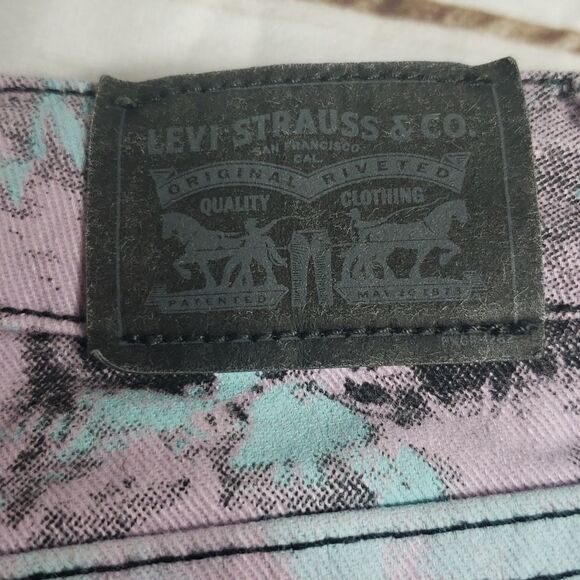 𝅺girls Levi's Bright Paint Splatter Summer Shorts - Picture 4 of 8